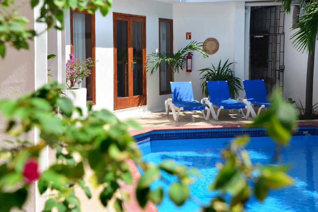Hotel Club Yebo Плая дел Кармен Екстериор снимка