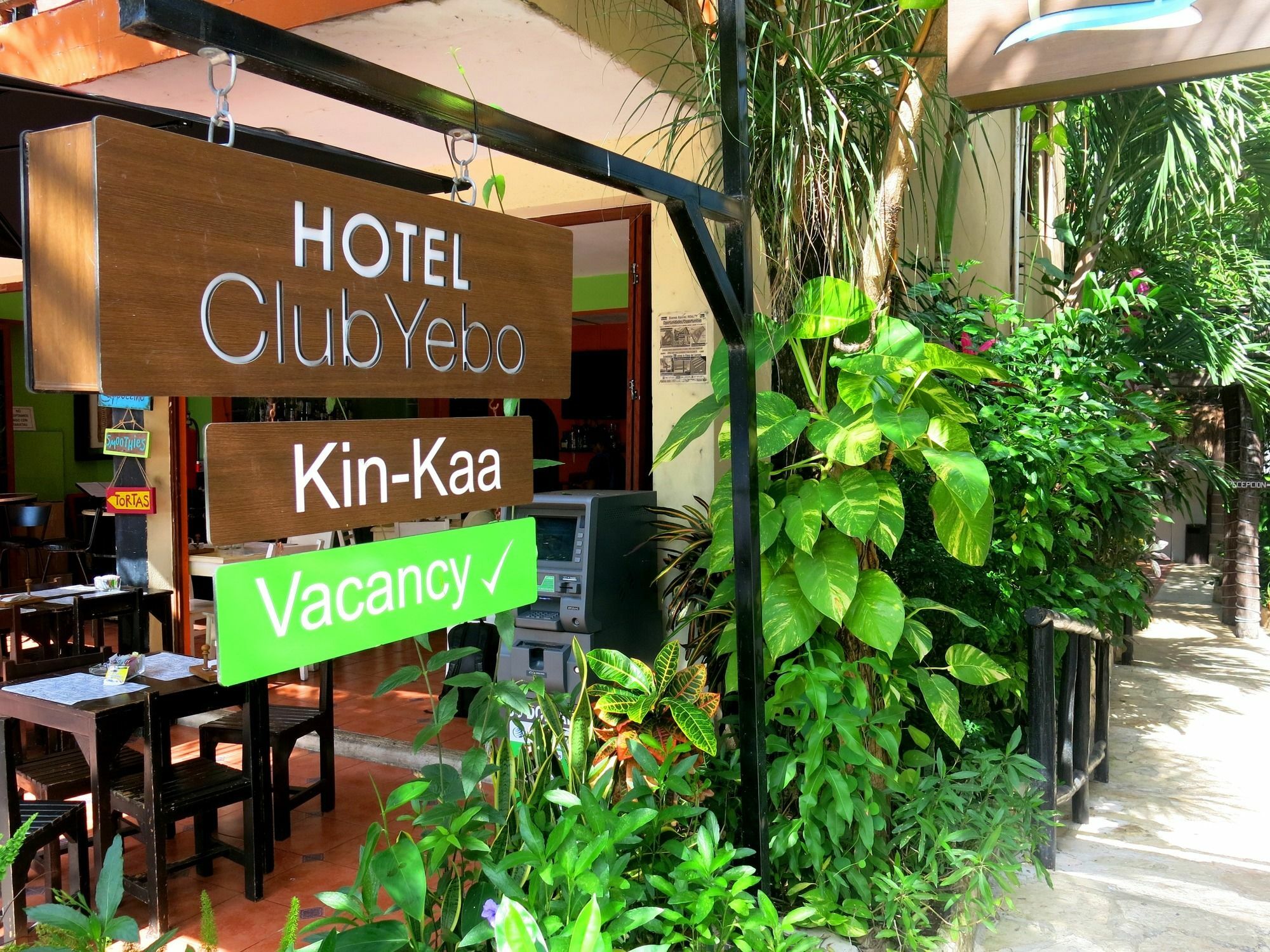 Hotel Club Yebo Плая дел Кармен Екстериор снимка