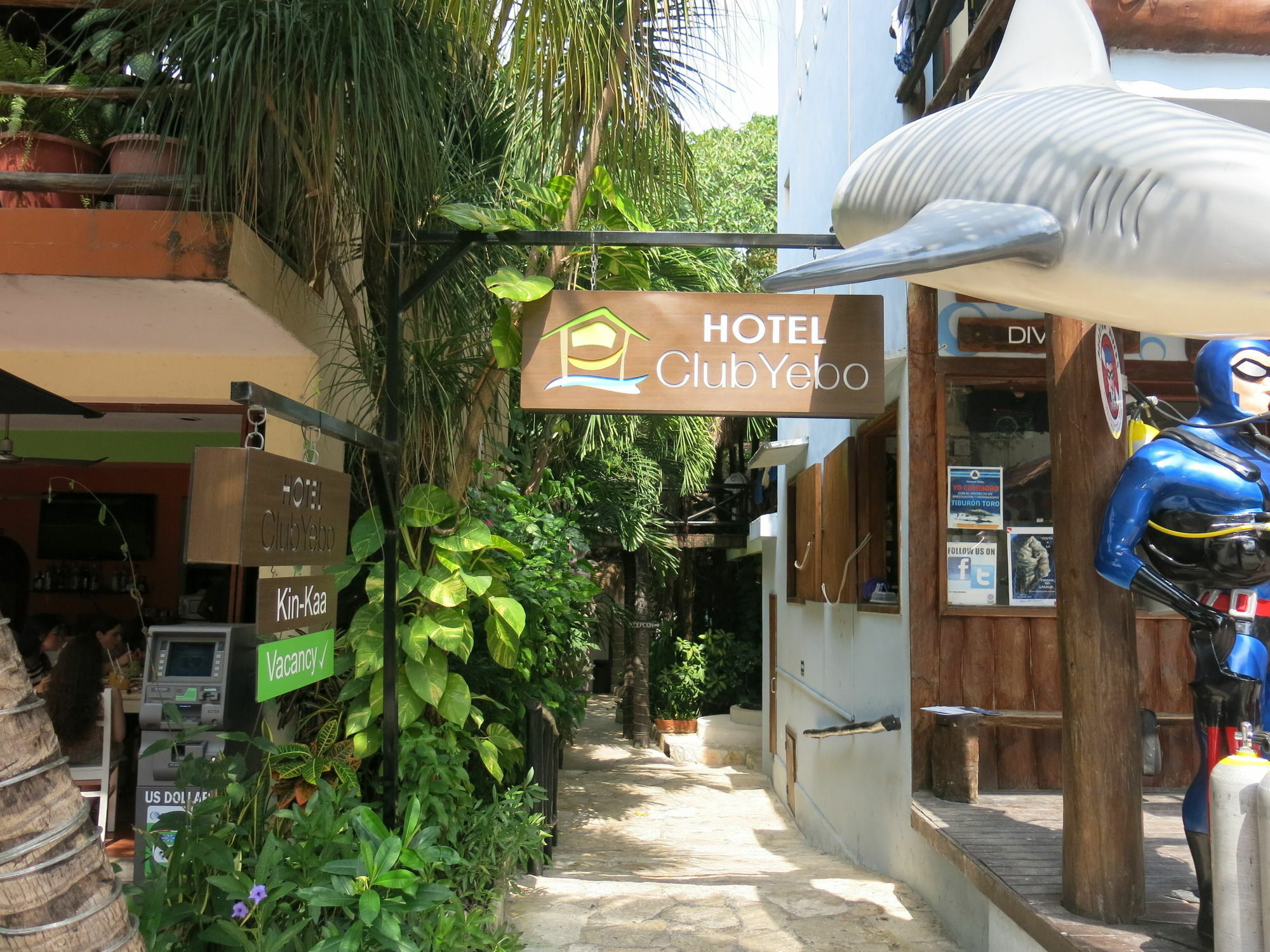 Hotel Club Yebo Плая дел Кармен Екстериор снимка